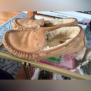 UGG Sheepskin Lined Slippers in Tan